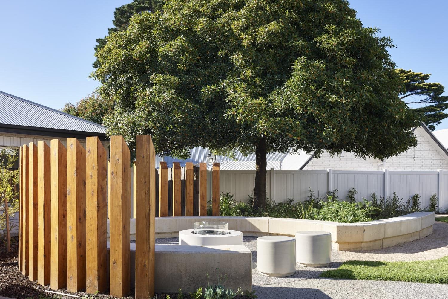 Avive Mornington Courtyard