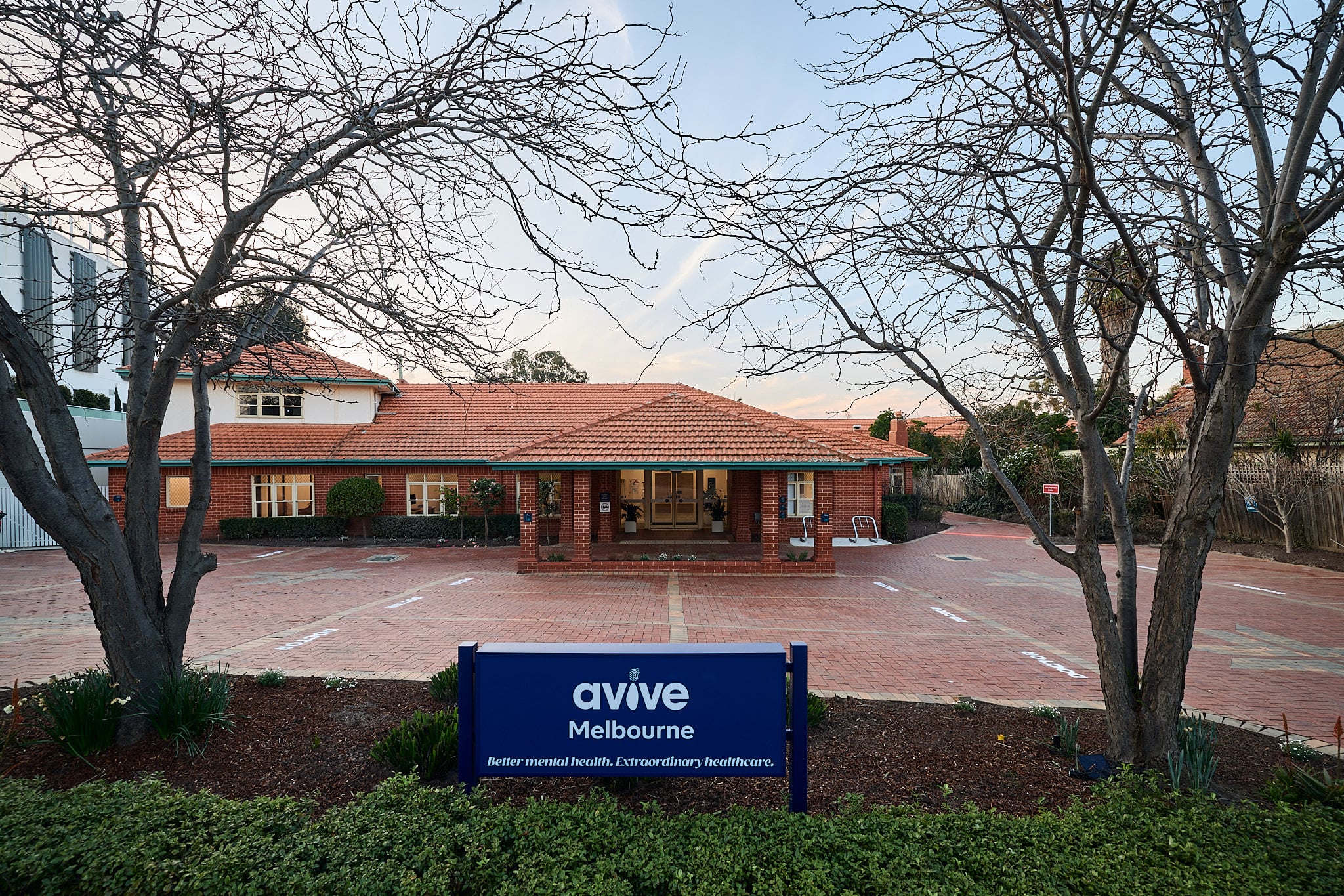 Exterior entrance of Avive Clinic Melbourne, a private mental health hospital in Alphington.